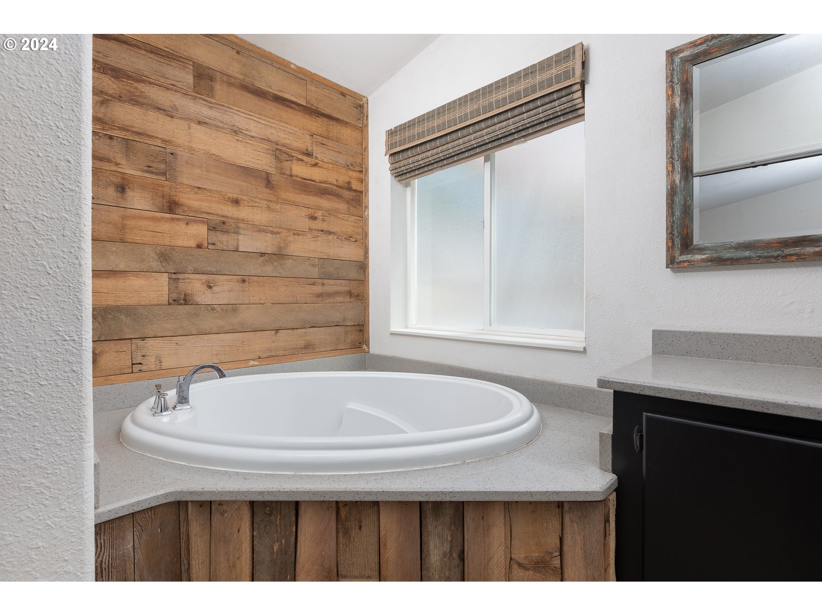 240 Southwest Brentwood Drive Waldport, OR 97394 - Photo 12 of 22