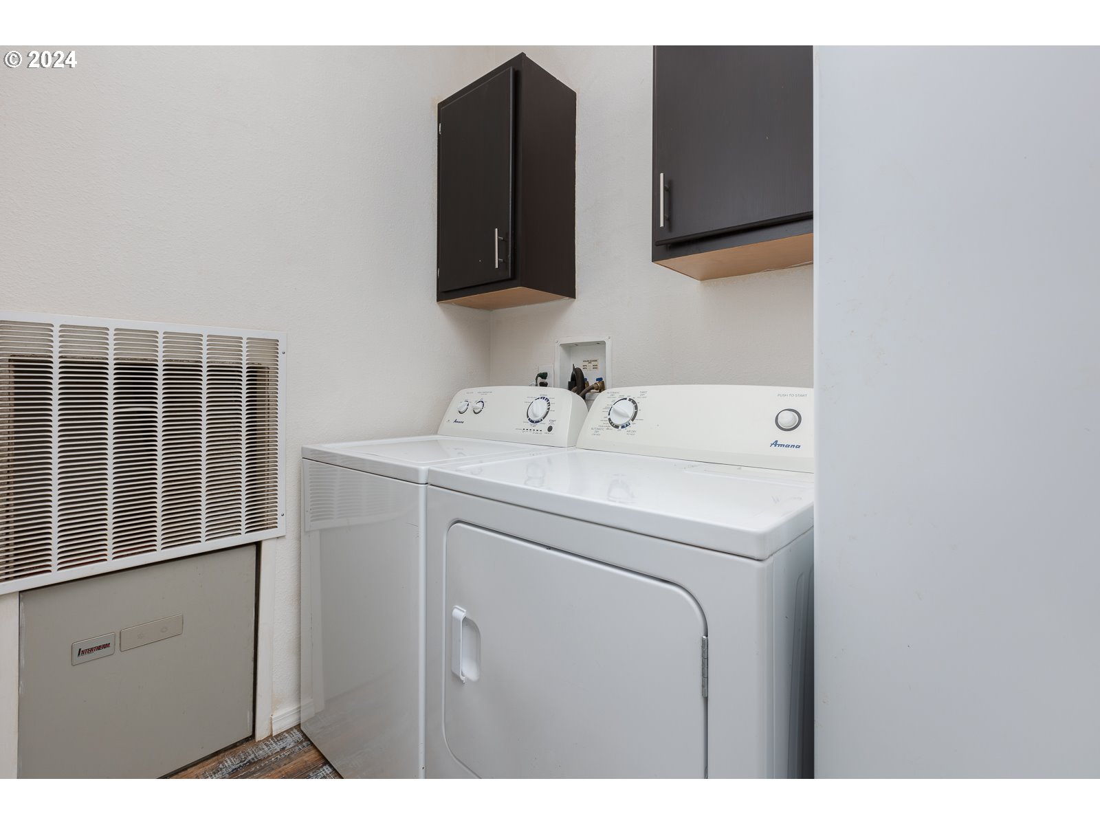 240 Southwest Brentwood Drive Waldport, OR 97394 - Photo 16 of 22