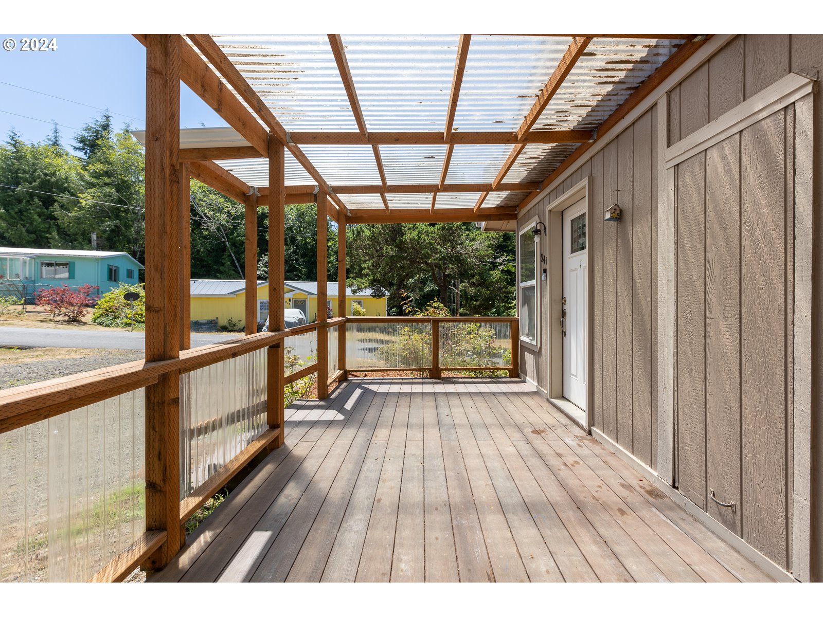 240 Southwest Brentwood Drive Waldport, OR 97394 - Photo 17 of 22