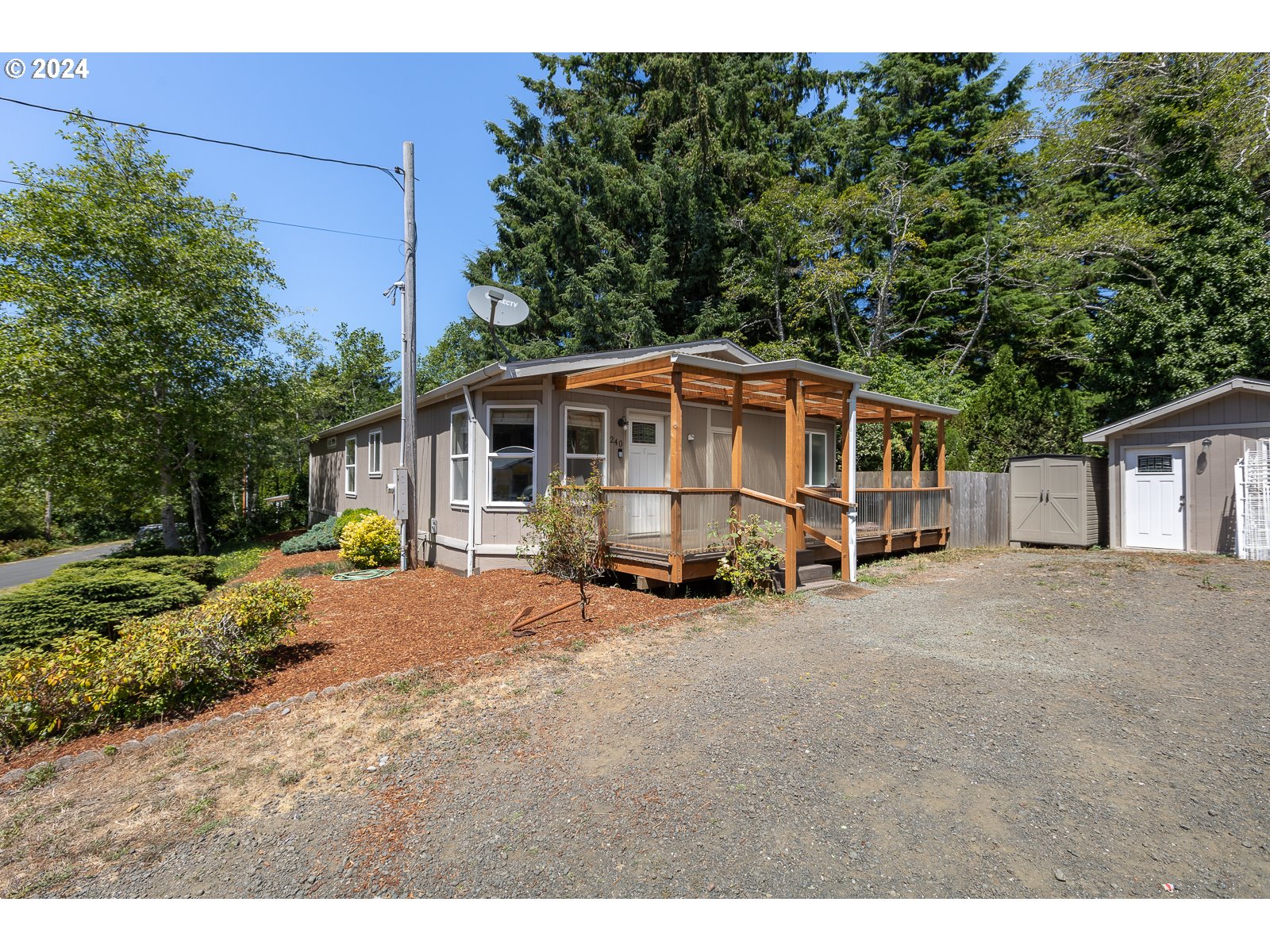 240 Southwest Brentwood Drive Waldport, OR 97394 - Photo 2 of 22