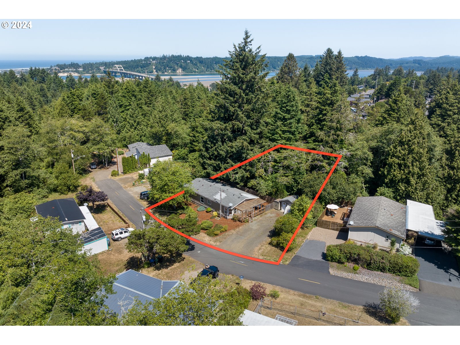 240 Southwest Brentwood Drive Waldport, OR 97394 - Photo 3 of 22