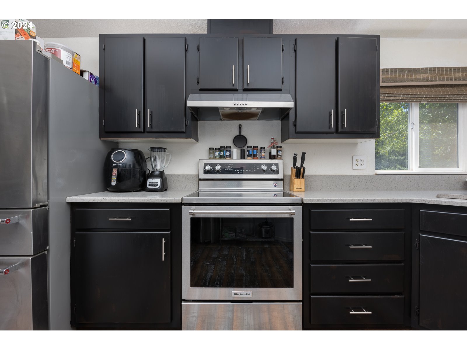 240 Southwest Brentwood Drive Waldport, OR 97394 - Photo 6 of 22