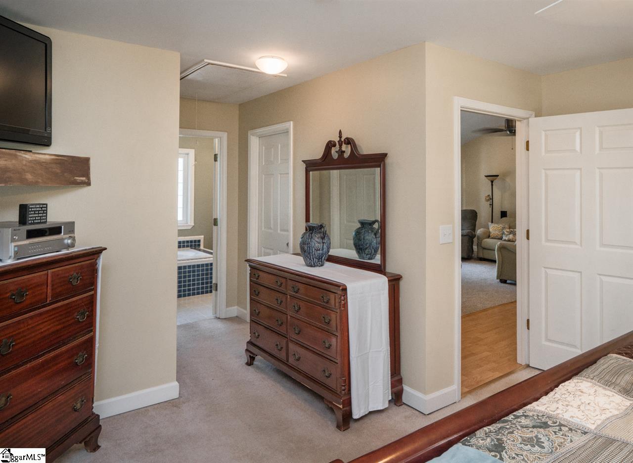 160 Bass Cove Road Seneca, SC 29672 - Photo 11 of 36 Gallery Image 11