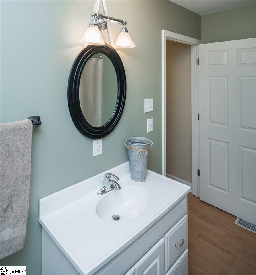 160 Bass Cove Road Seneca, SC 29672 - Photo 16 of 36 Gallery Image 16