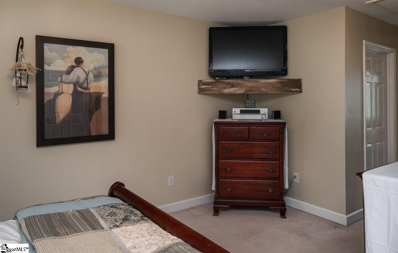 160 Bass Cove Road Seneca, SC 29672 - Photo 10 of 36 Gallery Image 10