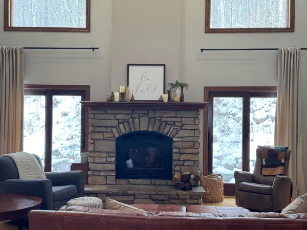 $800,000 | N6587 McCurdy Road, Holmen, WI 54636