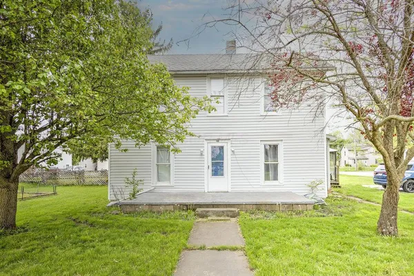 $208,000 | 160 North Clayton Street, Centerburg, OH 43011