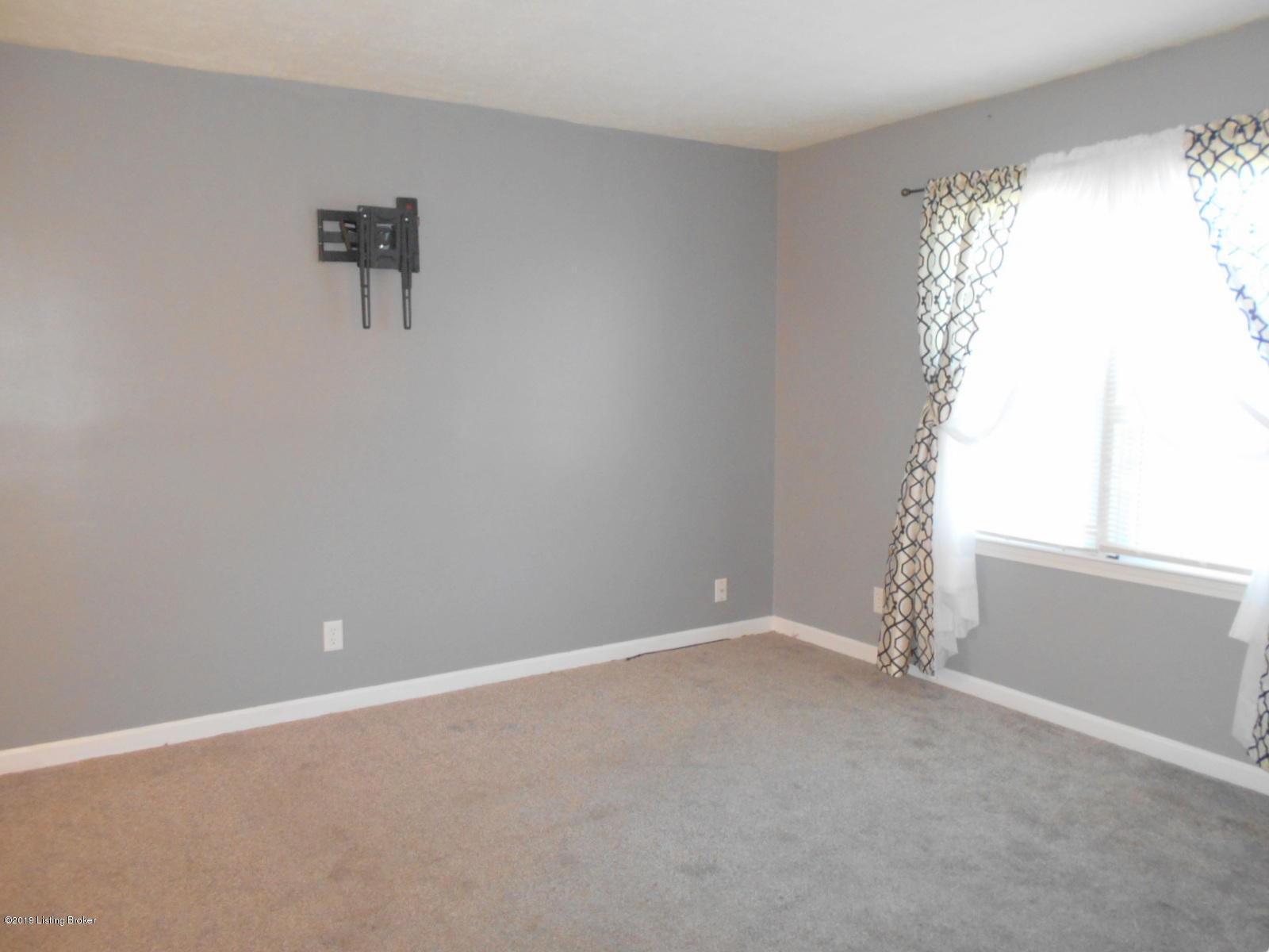 611 Spring Street Leitchfield, KY 42754 - Photo 11 of 21 611 Spring Street (8)