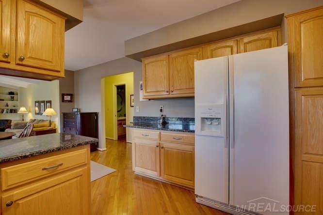 560 Pinehurst Drive Rochester Hills, MI 48309 - Photo 11 of 31