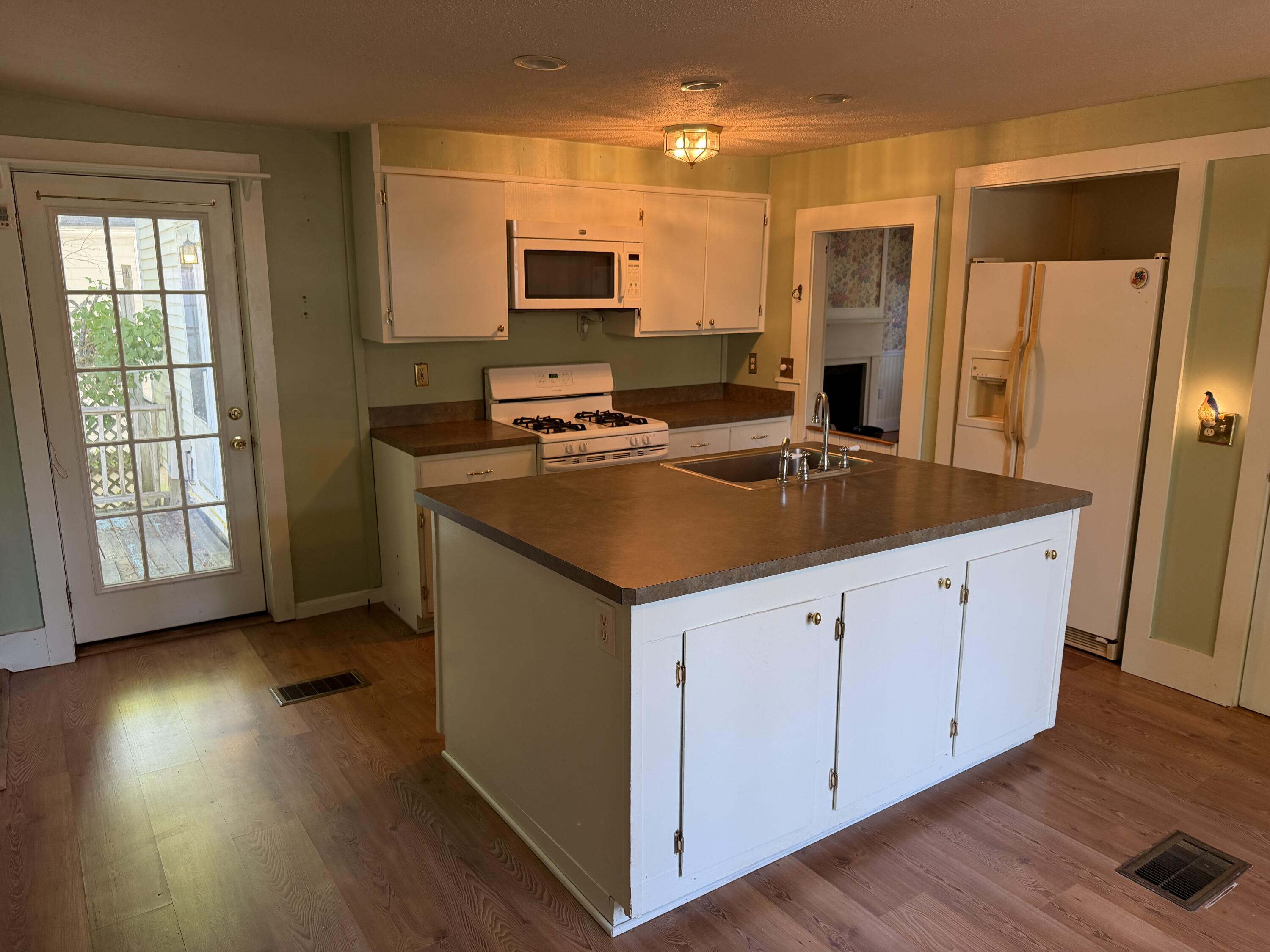 2010 Post Road Wells, ME 04090 - Photo 10 of 43 10