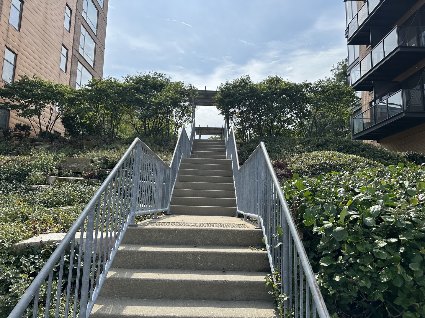1720 Oak Avenue, Unit 706 Evanston, IL 60201 - Photo 24 of 27 a view of stairs and hall