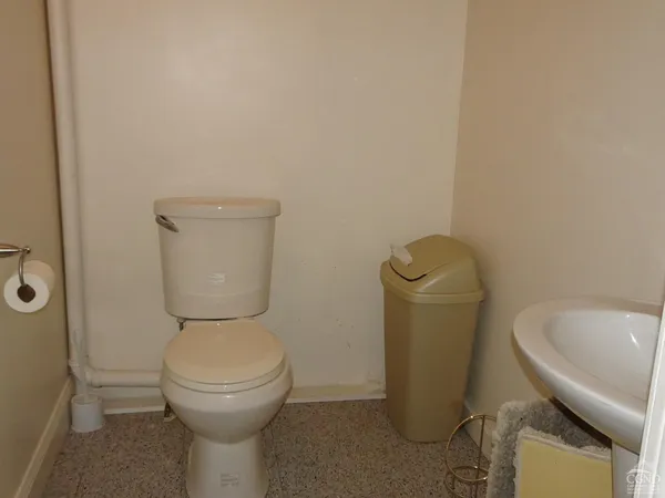 $1,200 | 0 Warren Street, Hudson, NY 12534