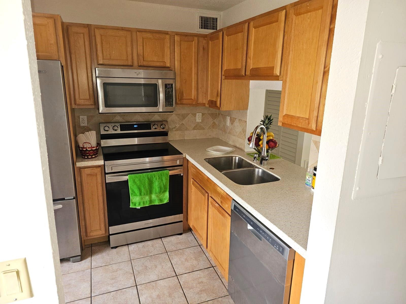 116 Northwest 60th Avenue, Unit 11 Margate, FL 33063 - Photo 6 of 30 Photo 6