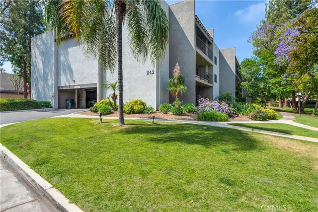 a front view of house with yard