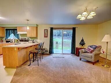 1725 Summit Loop Grants Pass, OR 97527 - Photo 5 of 37 7