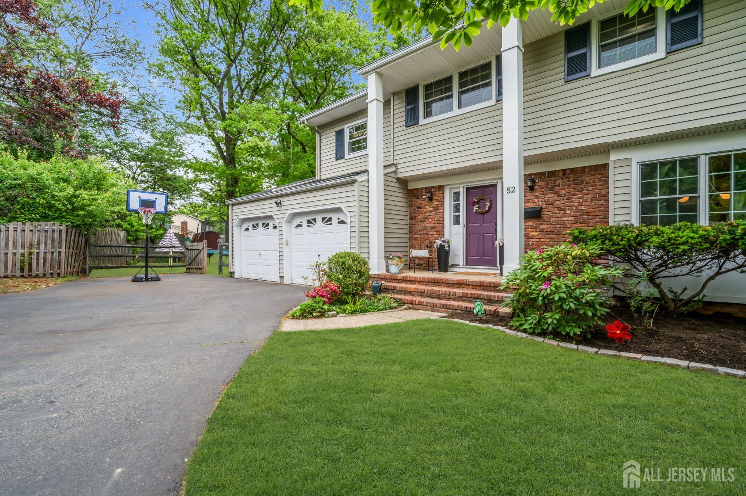 52 Eileen Way Edison, NJ 08837 - Photo 3 of 47