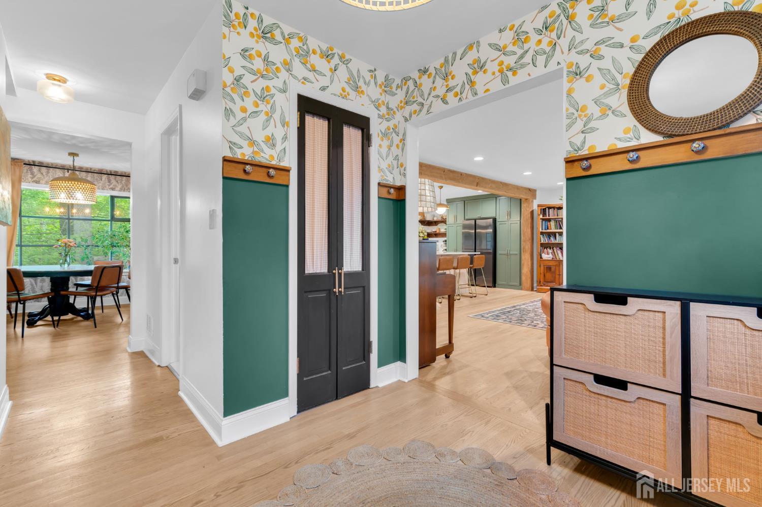 52 Eileen Way Edison, NJ 08837 - Photo 5 of 47