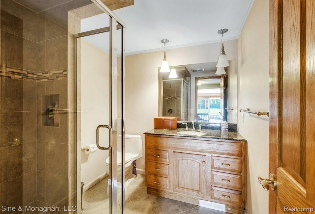 757 Shelden Road Grosse Pointe Shores, MI 48236 - Photo 17 of 27