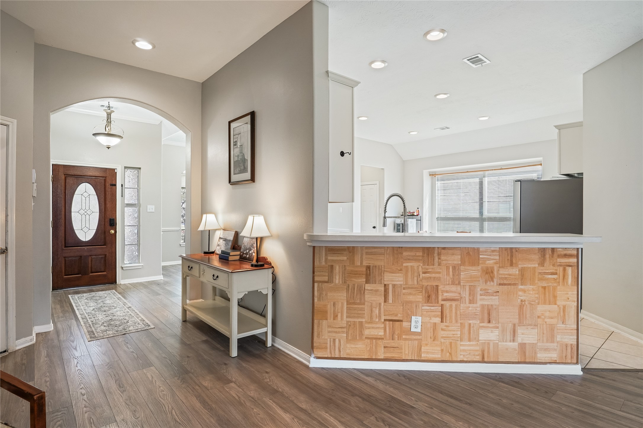 5710 Shady Hollow Court Rosharon, TX 77583 - Photo 4 of 25 a living room with furniture and a wooden floor