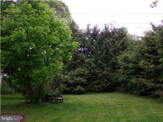 2431 Berkley Road Reading, PA 19605 - Photo 4 of 5