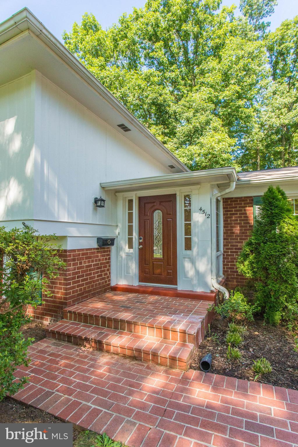 4512 Guinea Road Fairfax, VA 22032 - Photo 3 of 36 Gallery Image 3