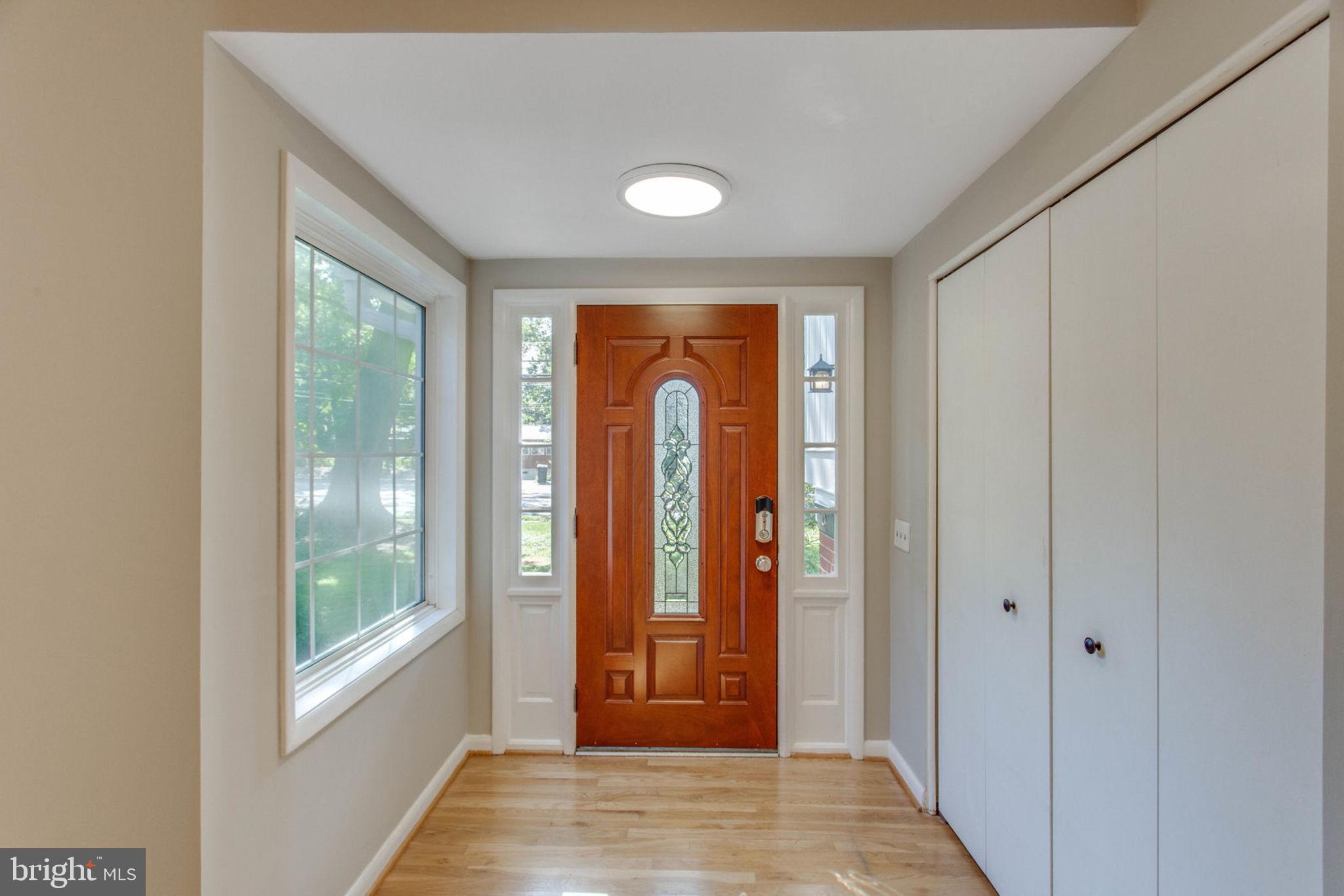 4512 Guinea Road Fairfax, VA 22032 - Photo 4 of 36 Gallery Image 4