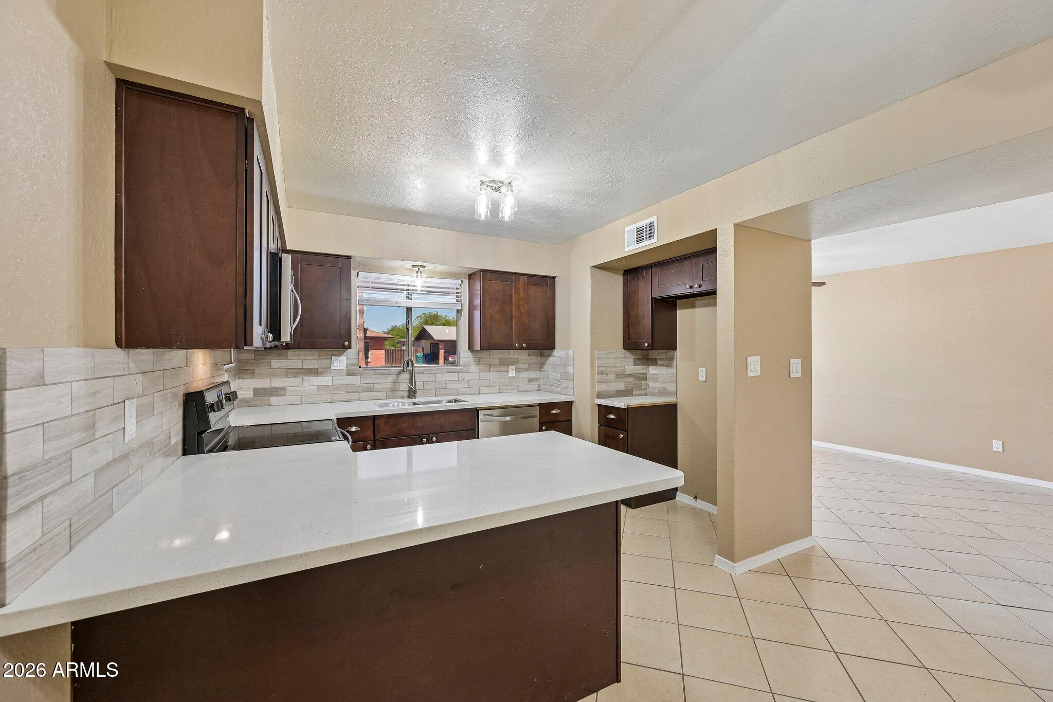 113 North Ridge Circle Mesa, AZ 85203 - Photo 11 of 35