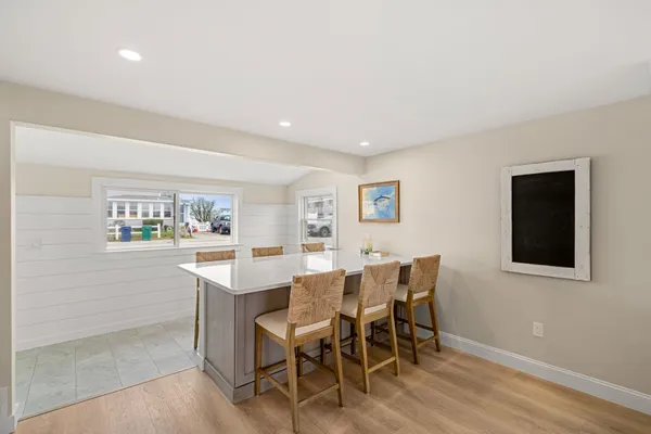 $795,000 | 543 Winnacunnet Road, Hampton, NH 03842