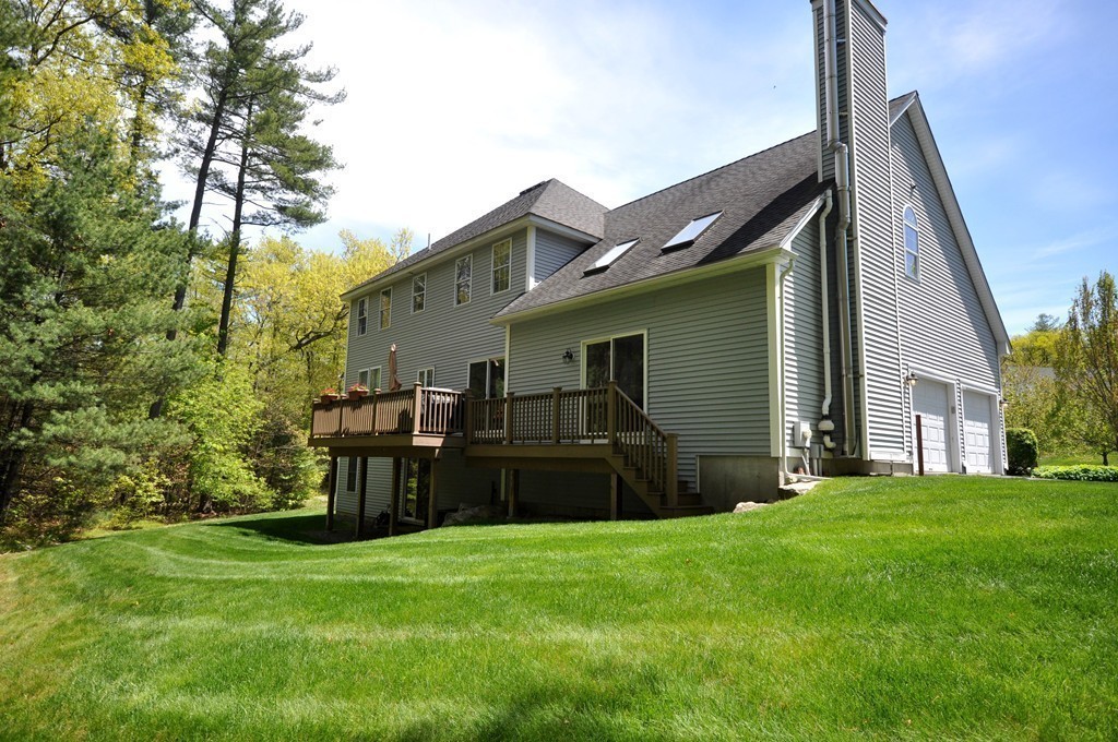 20 Alexandra Way Acton, MA 01720 - Photo 3 of 30 Gallery Image 3