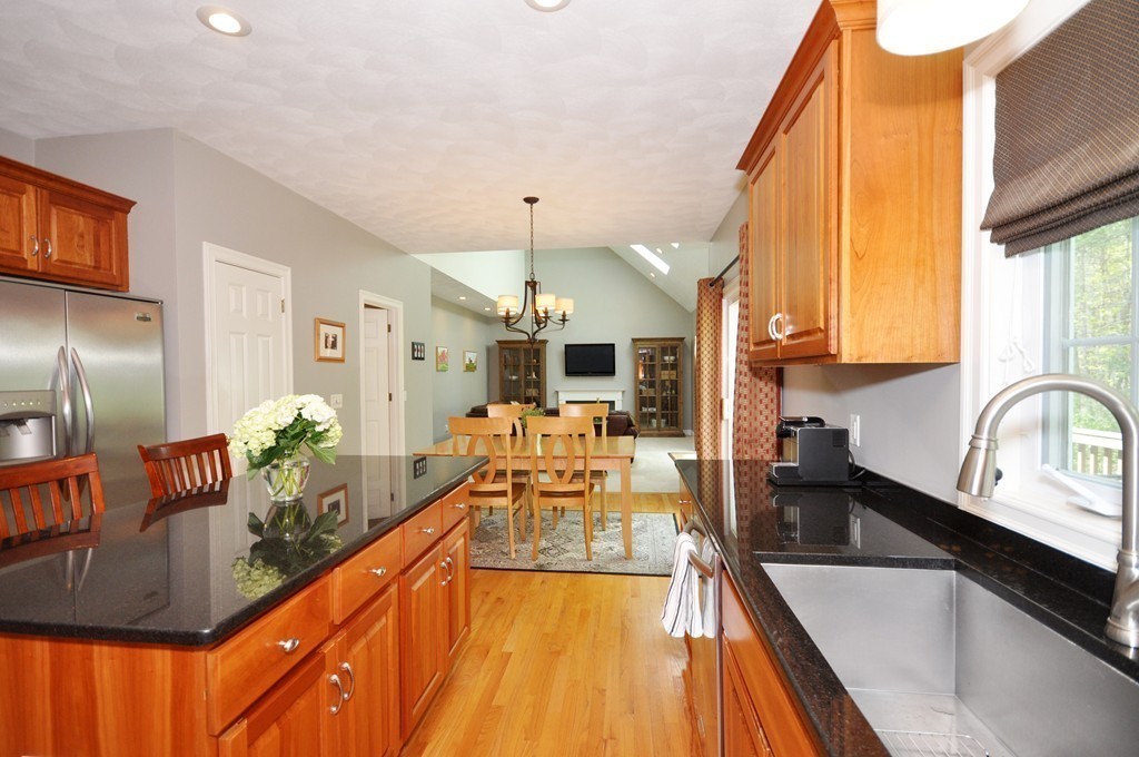 20 Alexandra Way Acton, MA 01720 - Photo 8 of 30 Gallery Image 8