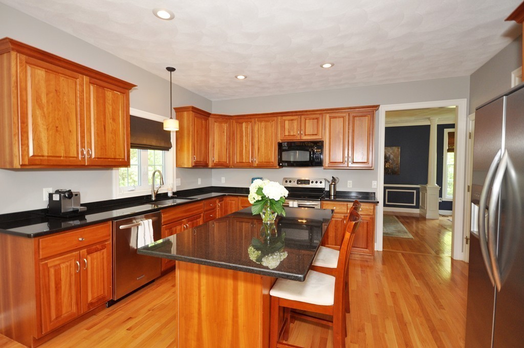 20 Alexandra Way Acton, MA 01720 - Photo 9 of 30 Gallery Image 9