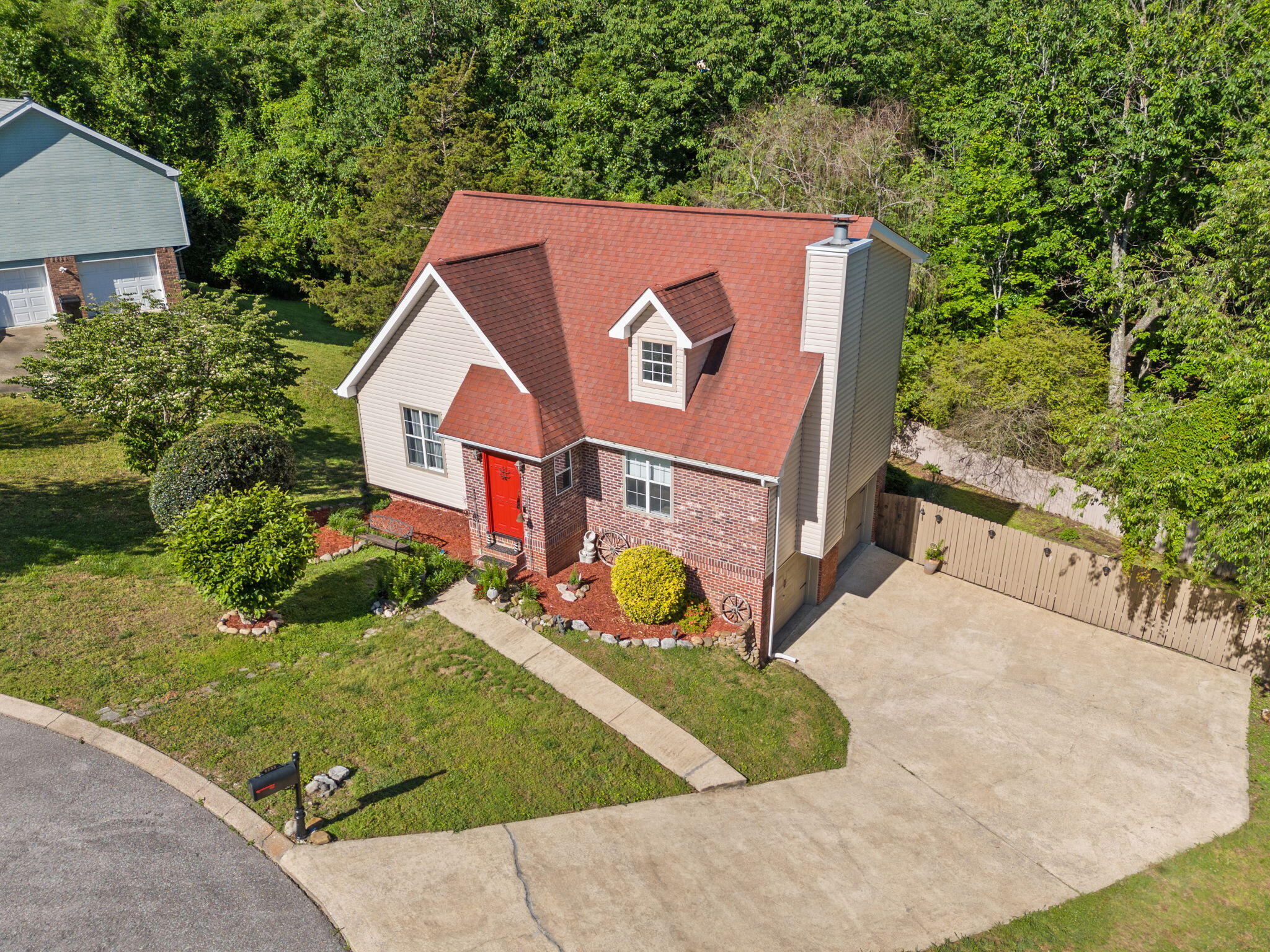 6233 Hunter Valley Road Ooltewah, TN 37363 - Photo 5 of 53 4-web-or-mls-DJI_20260508100625_0018_D