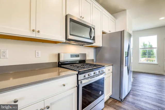 $1,700 | 102 Metcalf Terrace, Winchester, VA 22602