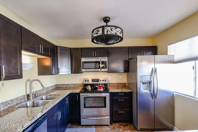 $99,999 | 2605 West Rose Lane, Unit B202, Phoenix, AZ 85017