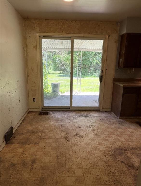 3641 Green Garden Road Aliquippa, PA 15001 - Photo 8 of 20