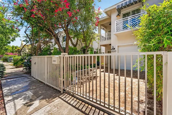 $10,000 | 3062 New York Street, Unit 3062, Miami, FL 33133