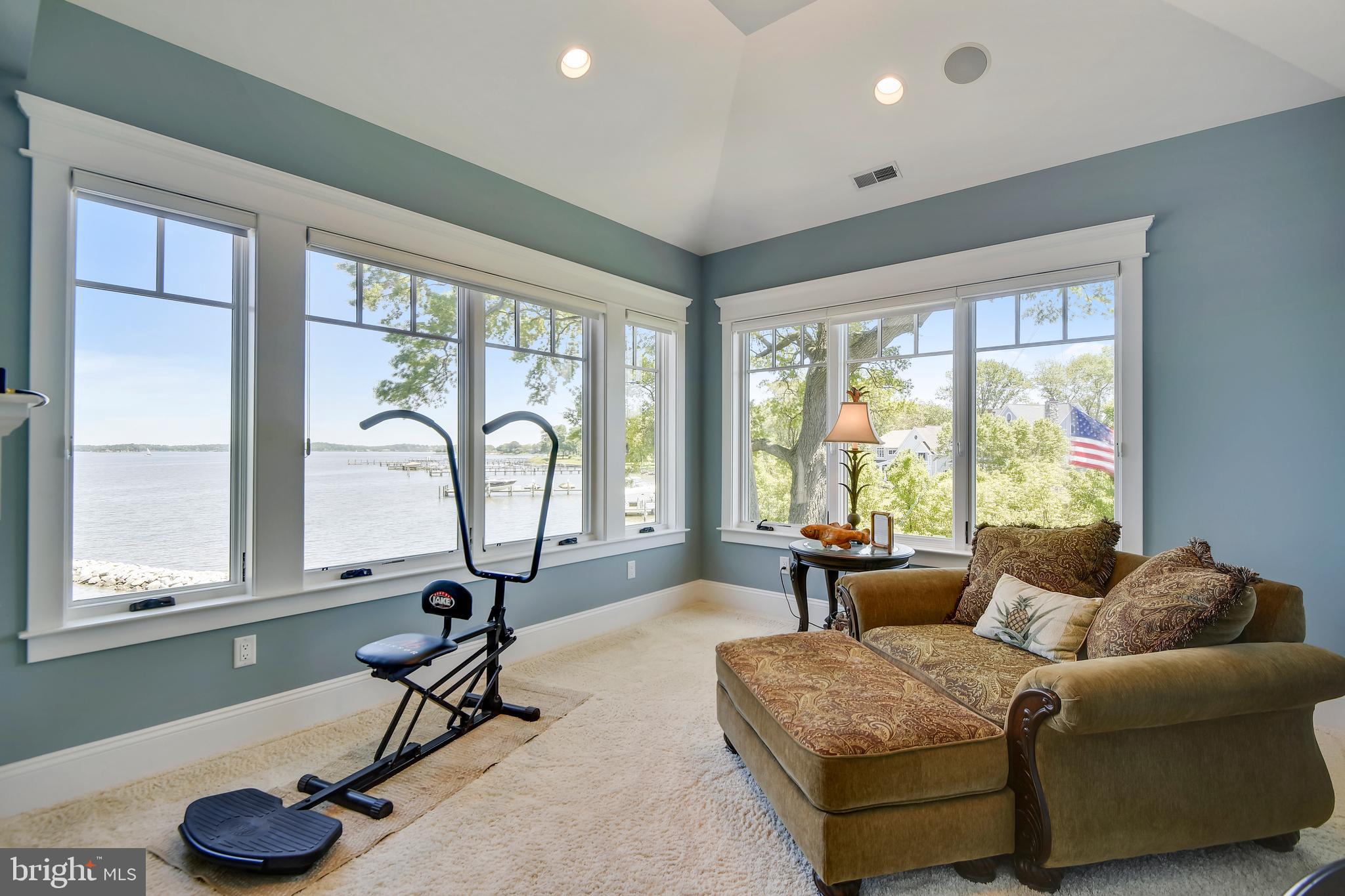 819 Riverside Drive Arnold, MD 21012 - Photo 42 of 75 Master Sitting Area.