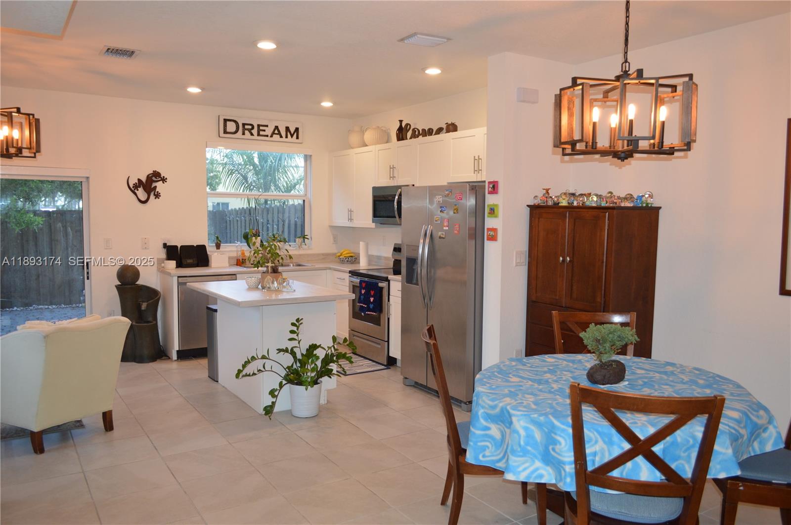 2744 Southeast 19th Street Homestead, FL 33035 - Photo 11 of 29