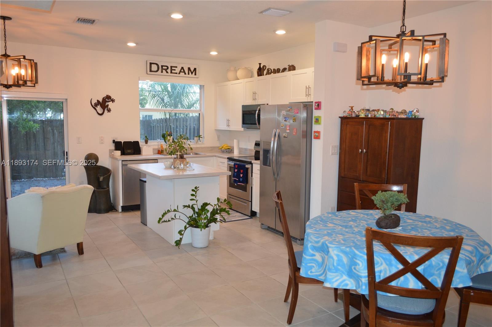 2744 Southeast 19th Street Homestead, FL 33035 - Photo 12 of 29