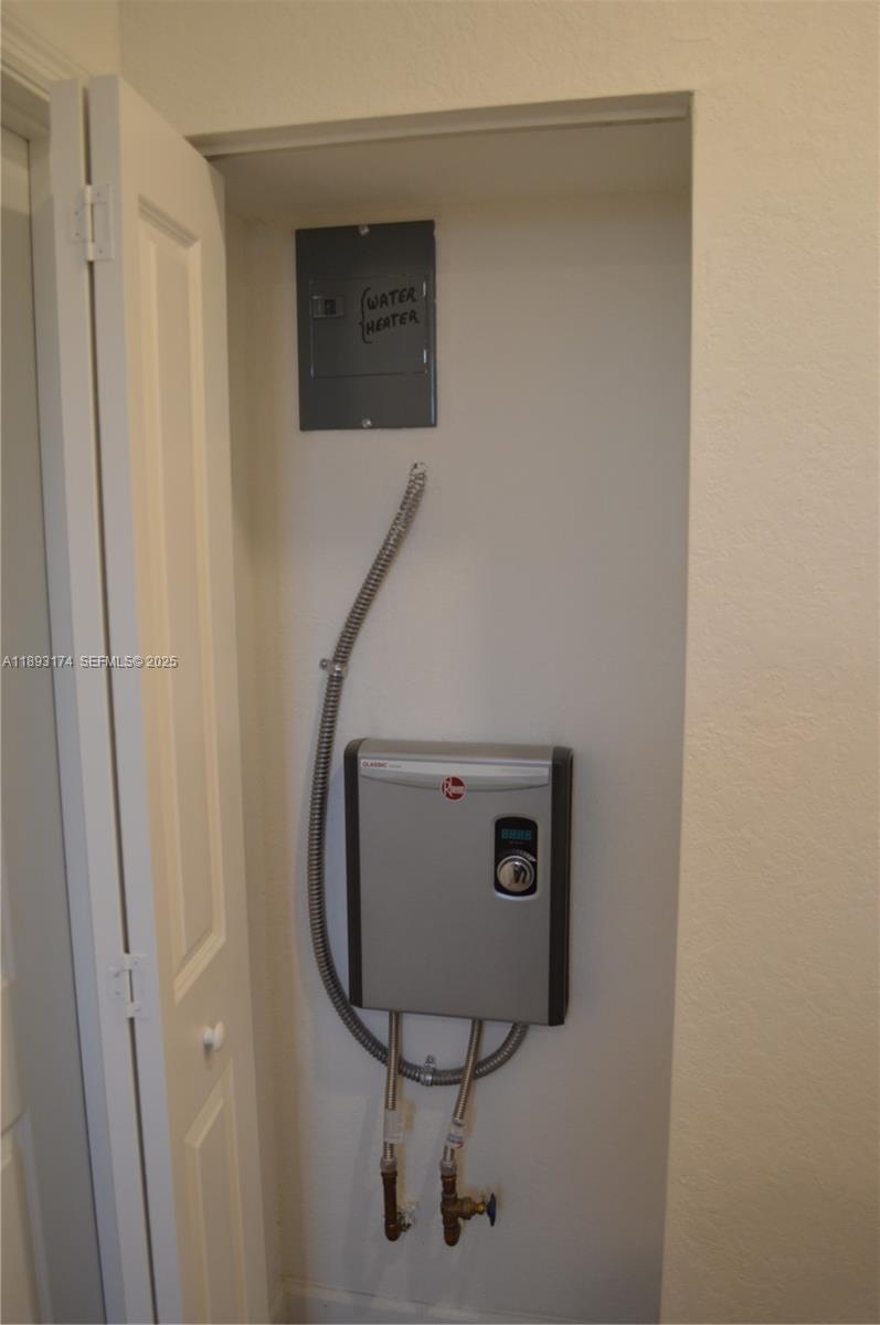 2744 Southeast 19th Street Homestead, FL 33035 - Photo 18 of 29
