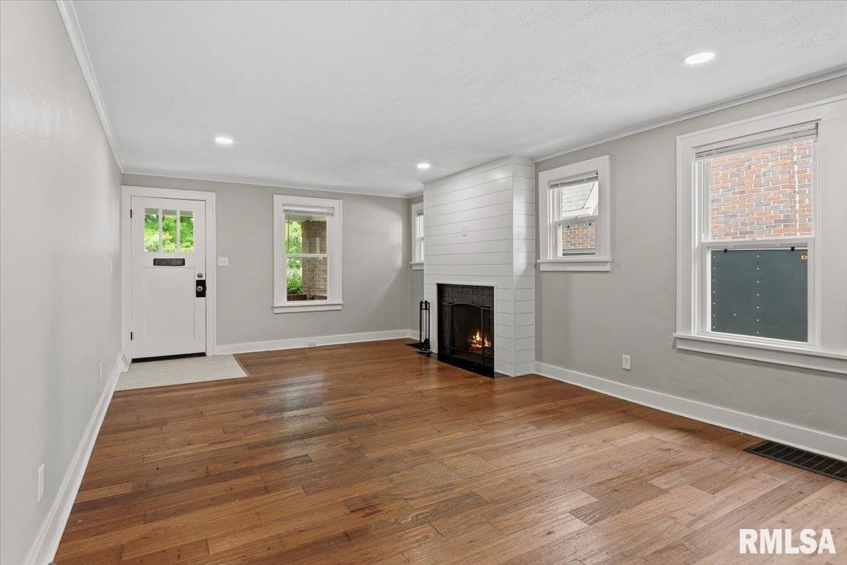 1902 Dial Court Springfield, IL 62704 - Photo 4 of 28