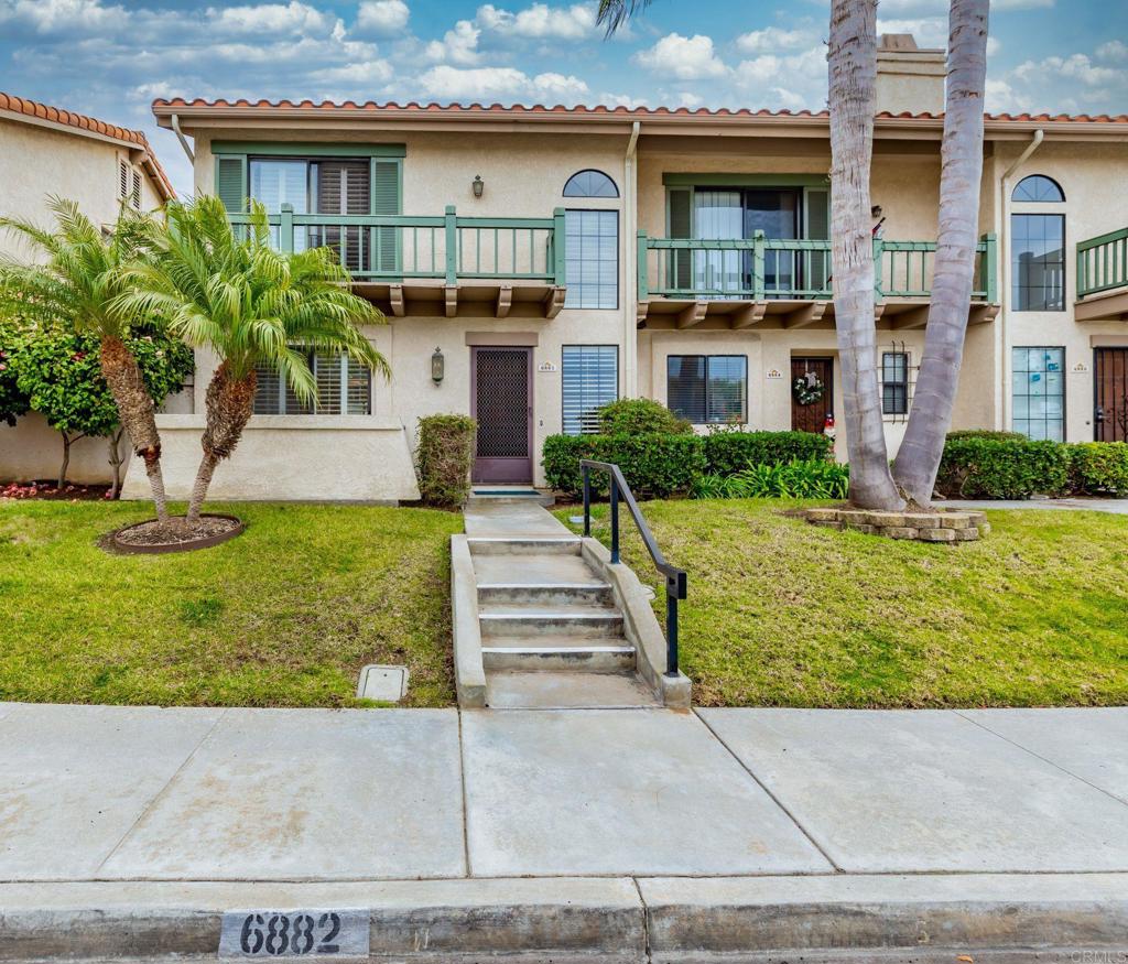 6882 Batiquitos Drive Carlsbad, CA 92011 - Photo 35 of 47 a front view of house with yard