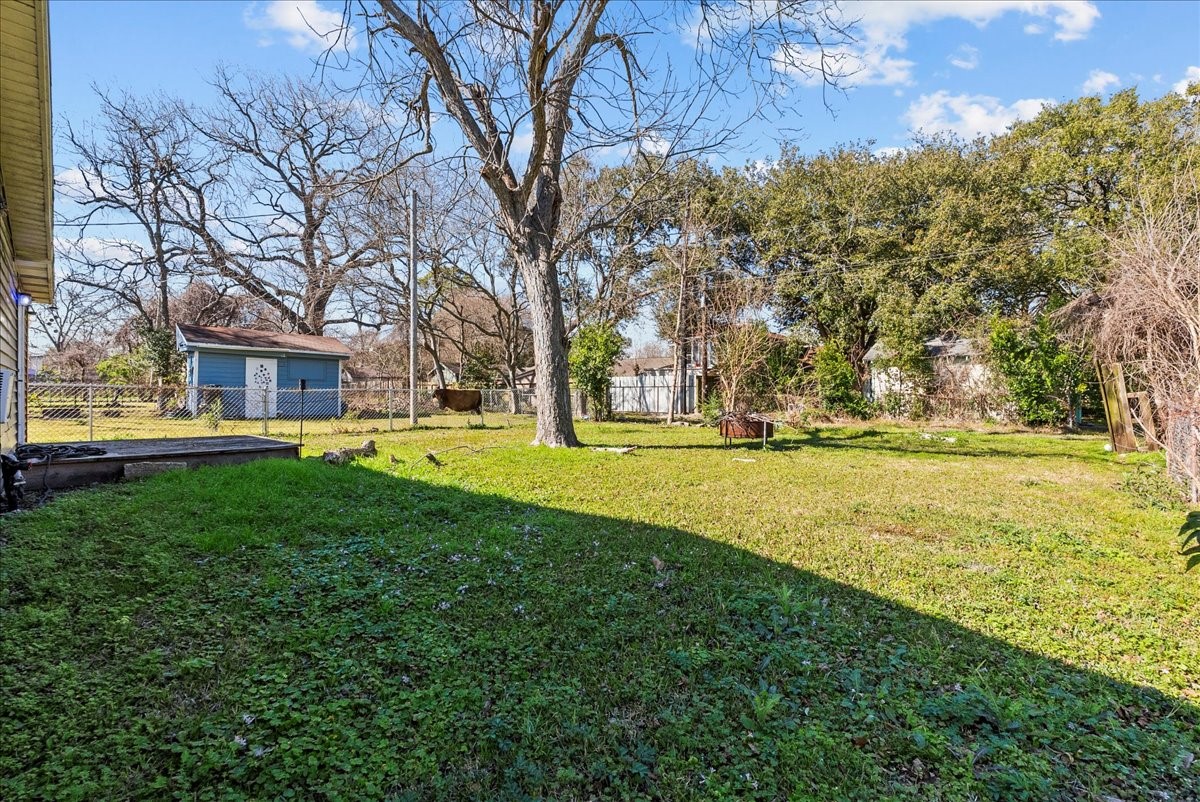 1002 Orange Street La Marque, TX 77568 - Photo 12 of 31 a view of yard with green space