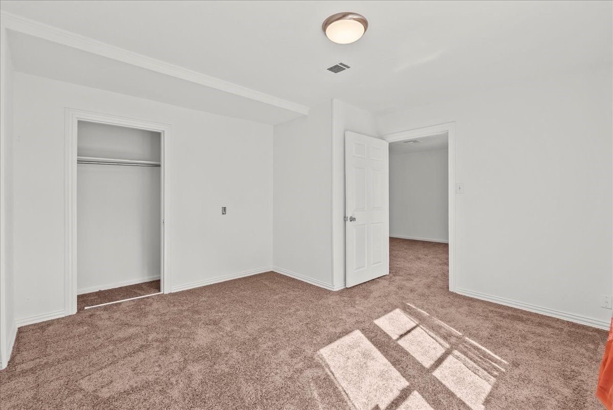 1002 Orange Street La Marque, TX 77568 - Photo 19 of 31 a view of an empty room