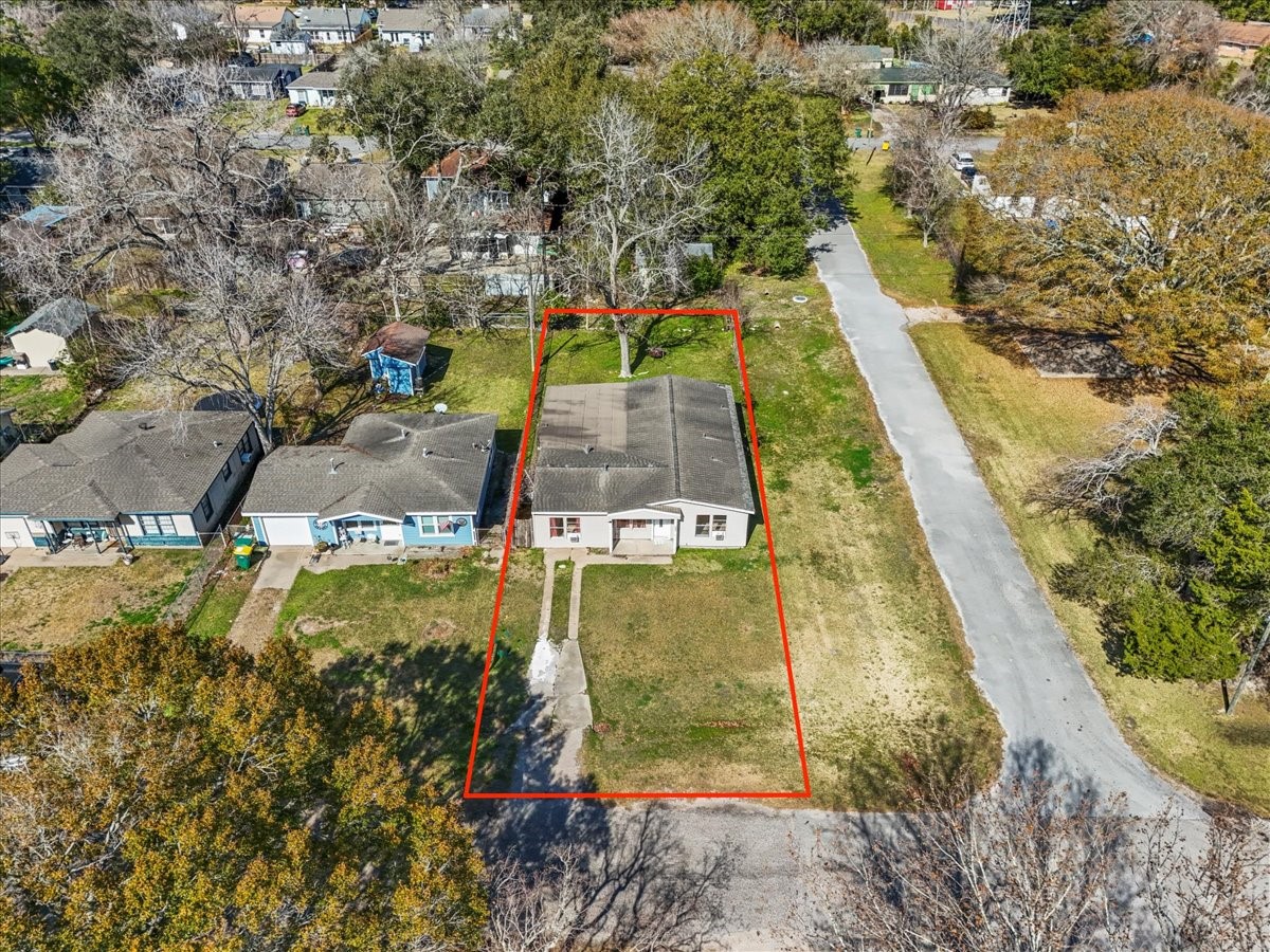 1002 Orange Street La Marque, TX 77568 - Photo 10 of 31 a view of a yard with swimming pool