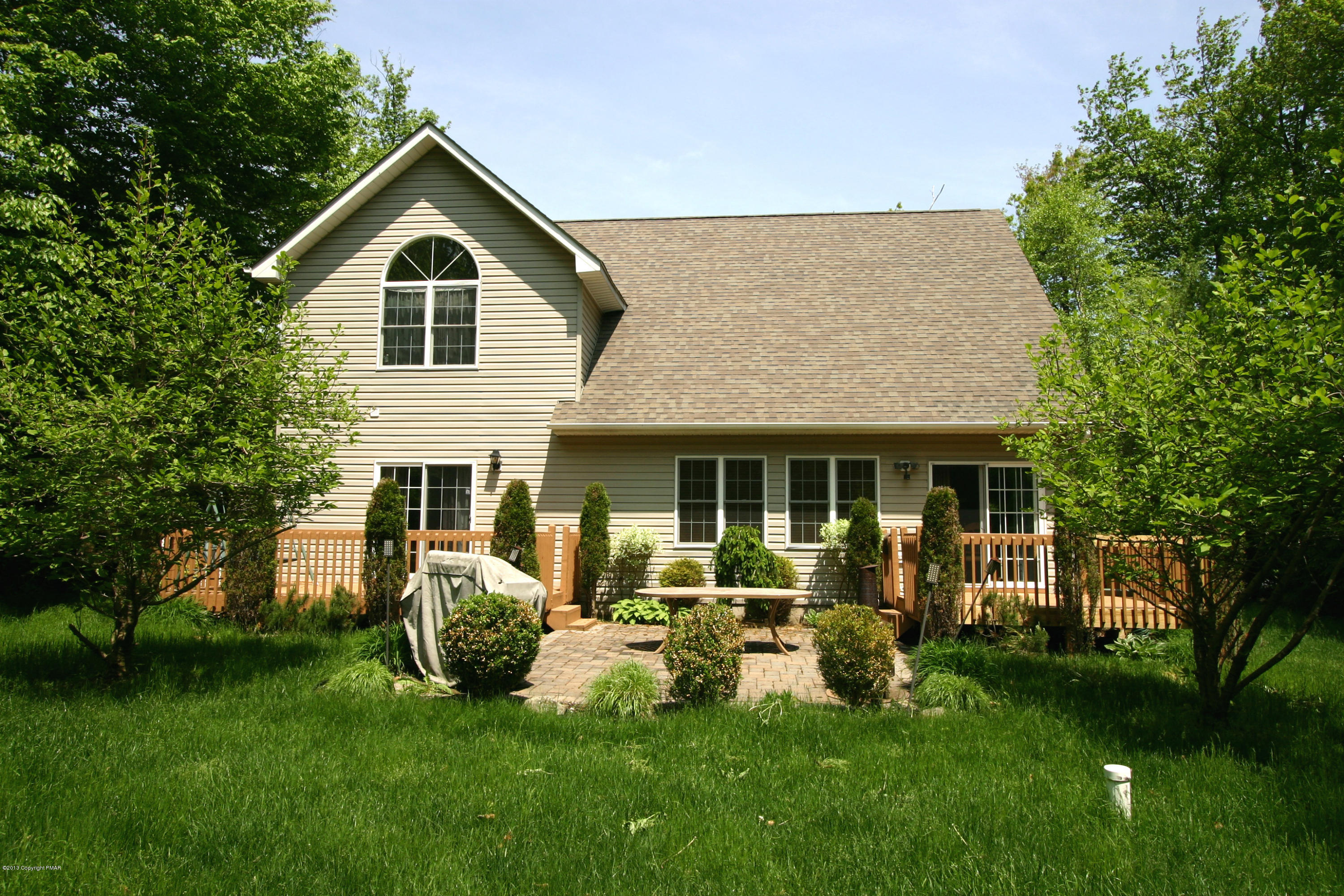 4119 Hickory Road Tobyhanna, PA 18466 - Photo 4 of 19 buon rear