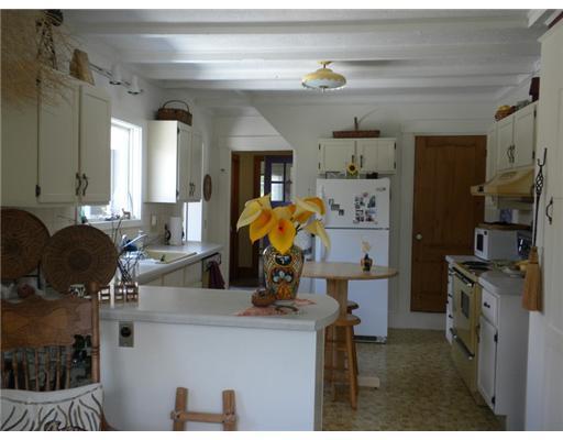 107 Huddle Road New Harbor, ME 04554 - Photo 3 of 23 Kitchen.