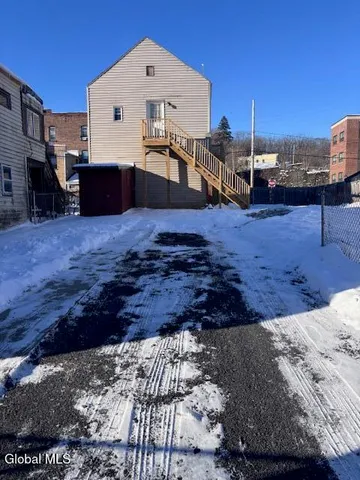 $1,400 | 11 Congress Street, Unit 2, Cohoes, NY 12047