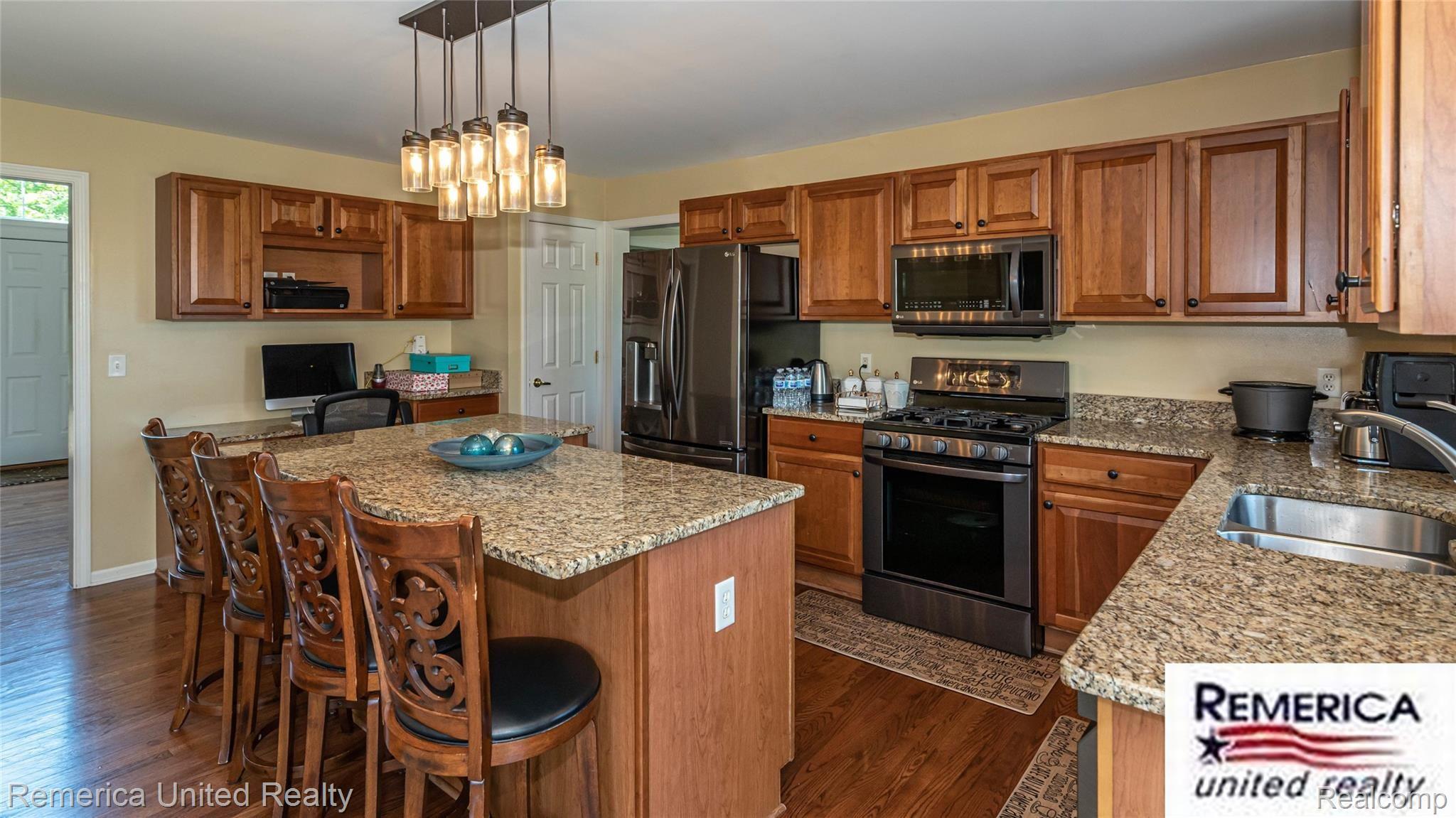 49300 Rockefeller Drive Canton, MI 48188 - Photo 10 of 34 Kitchen-2.jpg