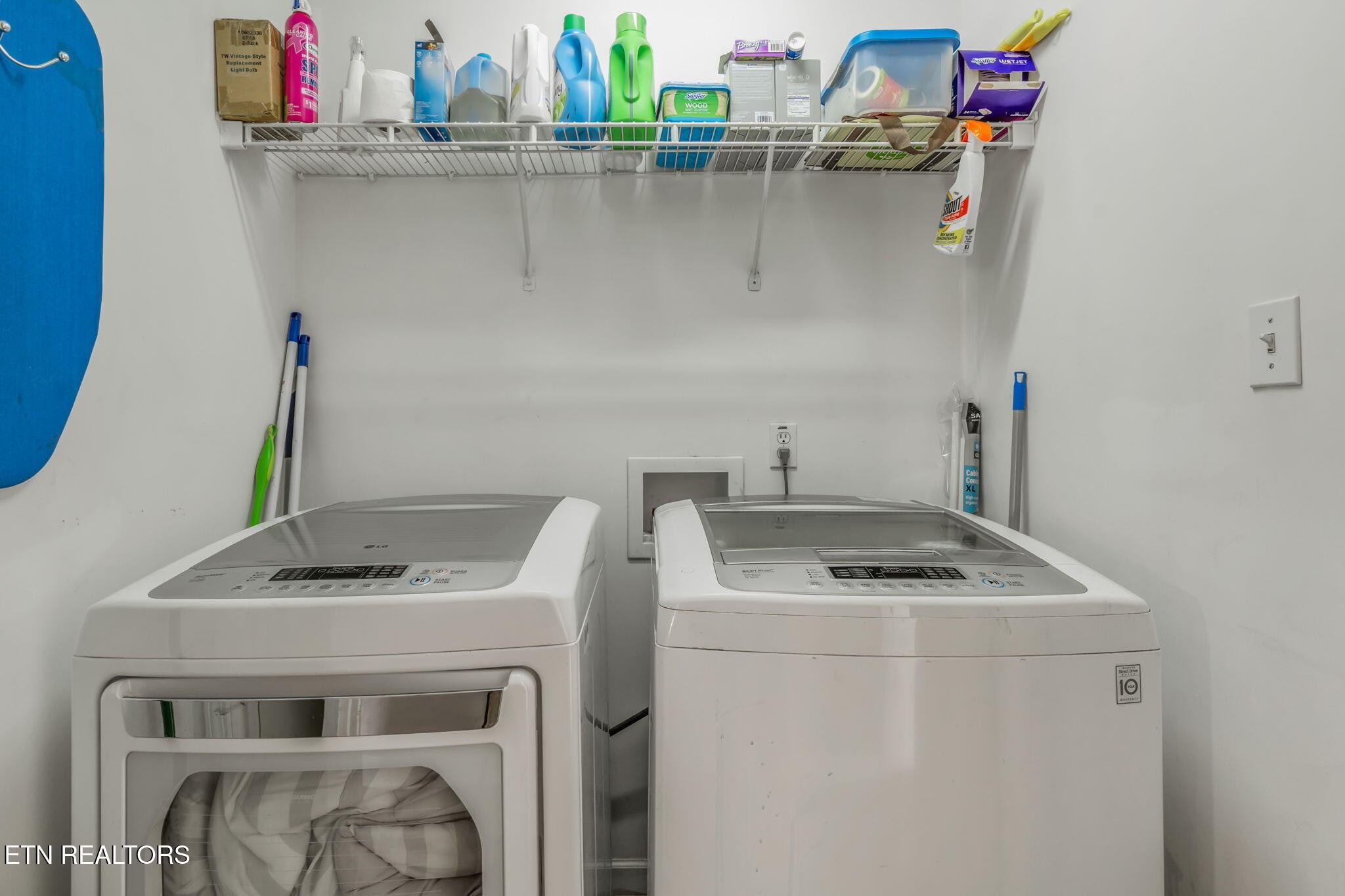 172 Edgewood Drive Powell, TN 37849 - Photo 23 of 29 a utility room with dryer and washer